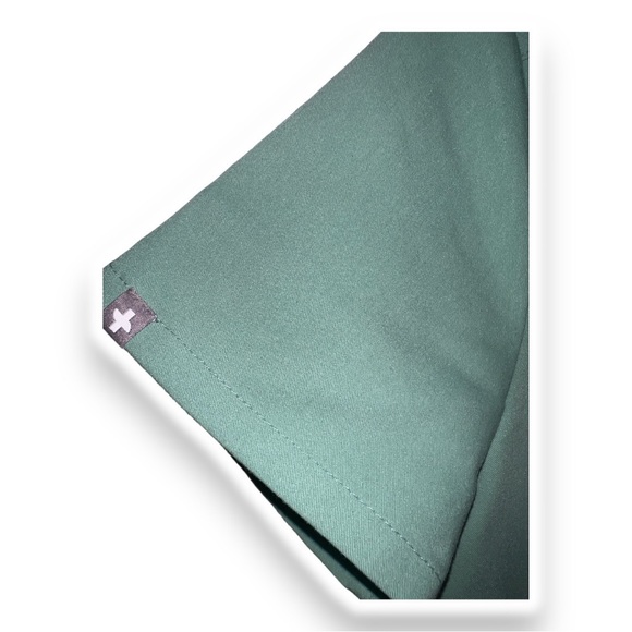 Figs Women’s Scrub Top (XXS) - Picture 3 of 4